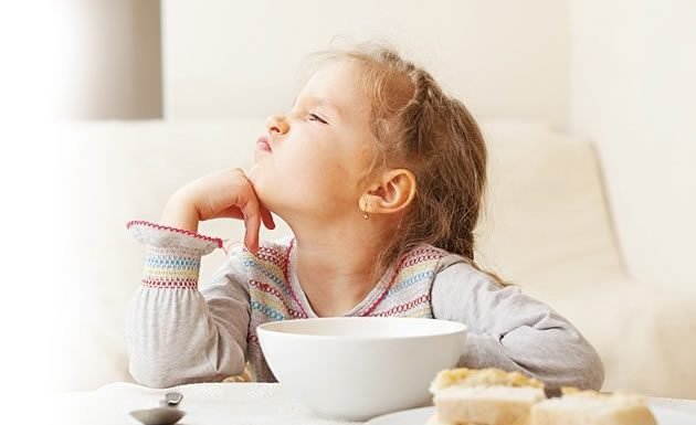 लाड़-प्यार करने वाले माता-पिता बच्चे को बिगाड़ देते हैं लाड़-प्यार करने वाले माता-पिता बच्चे को बिगाड़ देते हैं