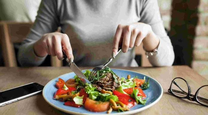 How to Practice Mindful Eating and Why It Supports Weight Management Mindful Eating