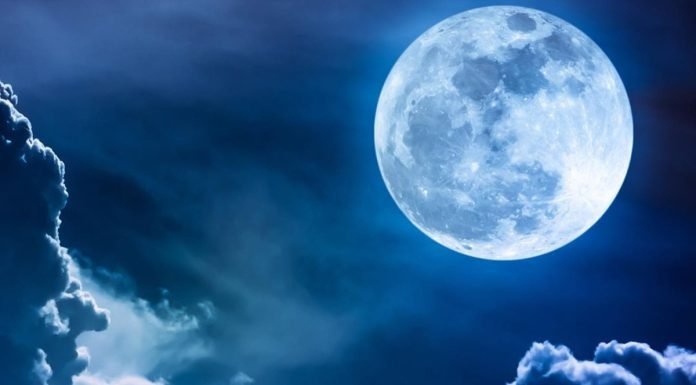 Super Blue Moon will Shine in the Sky Tomorrow: Know the Exact Time Blue Moon